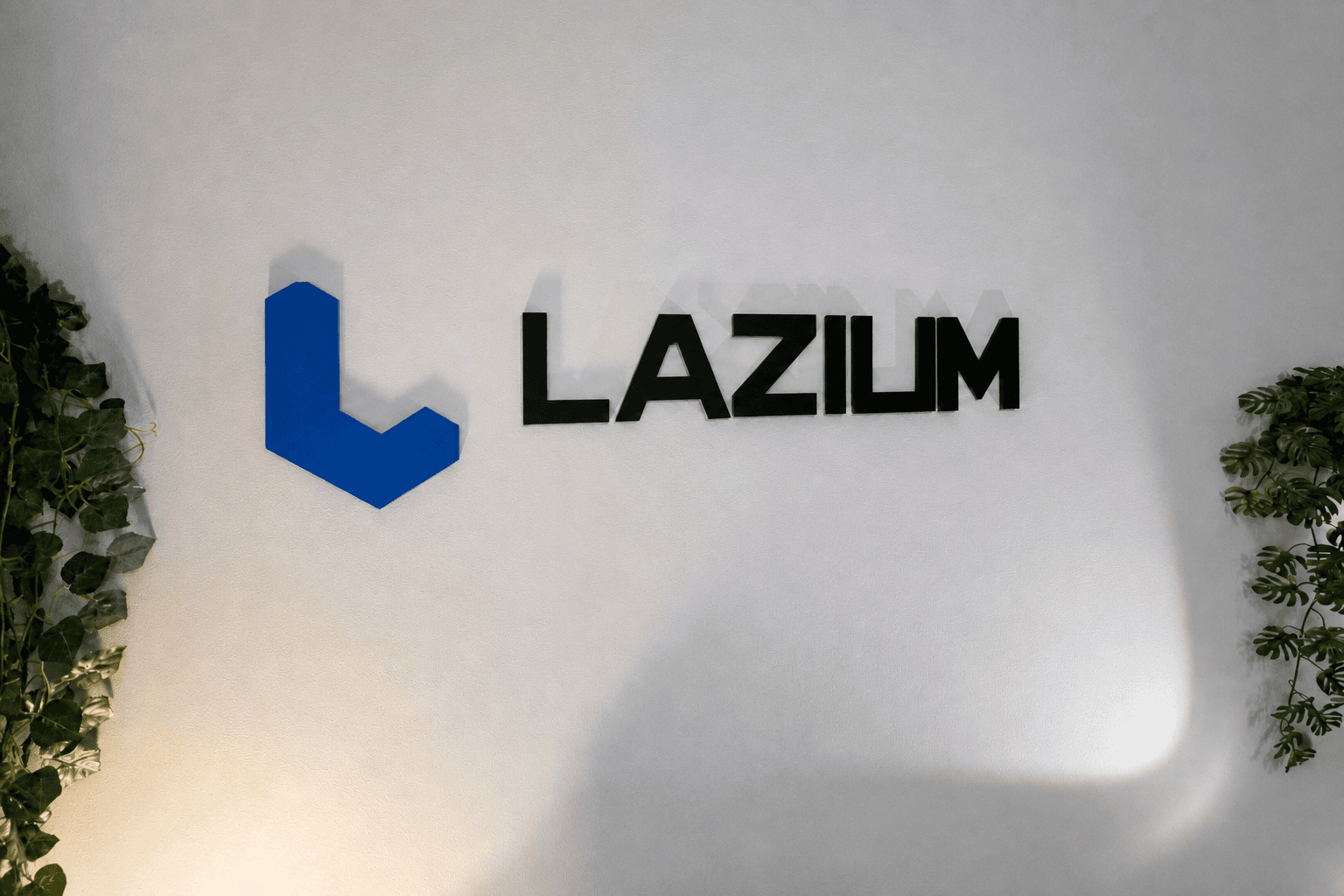 Enseigne murale LAZIUM
