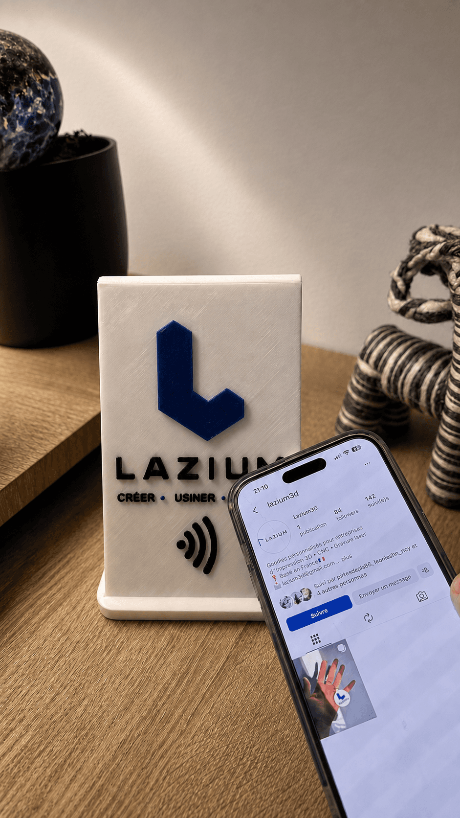Présentoir NFC vers Instagram