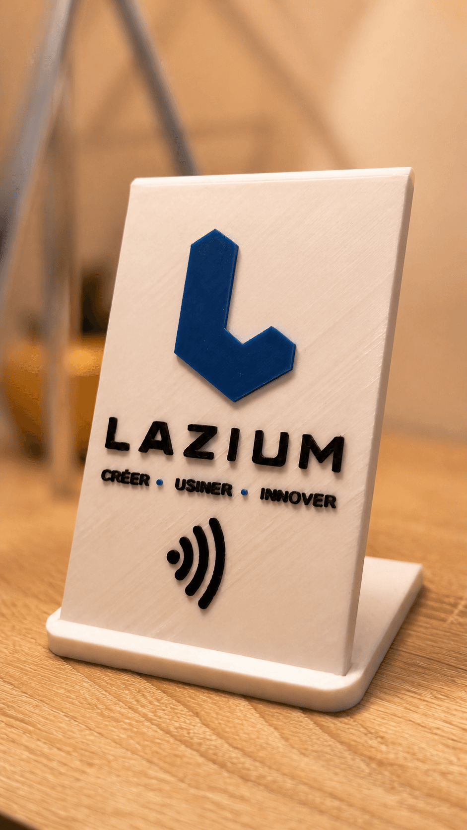 Présentoir NFC personnalisé LAZIUM imprimé en 3D