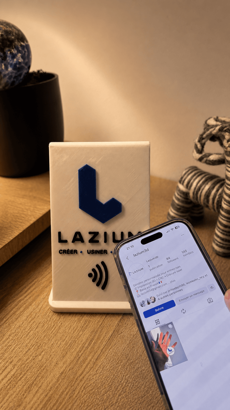 Présentoir NFC vers Instagram